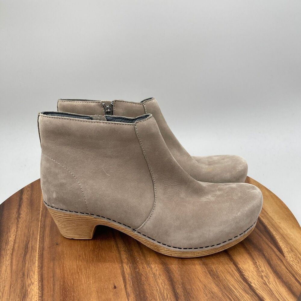 Dansko Maria Boots Womens Size 12 / 42 Taupe Nubuck Leather Casual Comfort Shoes